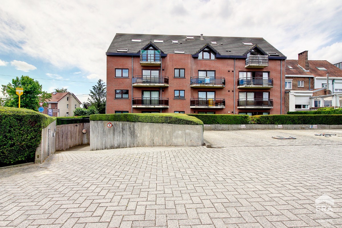 EMPLACEMENT DE PARKING INTERIEUR € 75 / month ERA